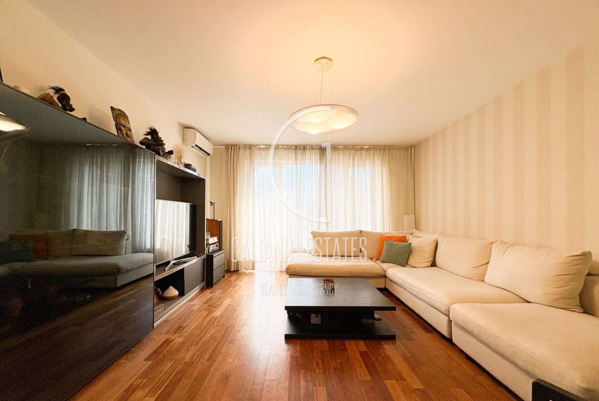 Прекрасен апартамент до Софийски университет - 0