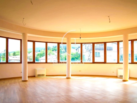 Просторна фамилна къща с функционално разпределение в кв. Симеоново - 0