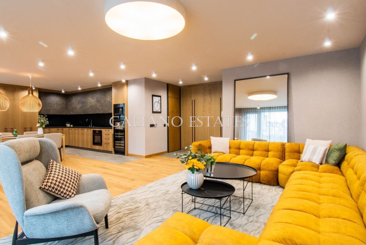 Модерен обзаведен апартамент с 3 спални и двор – 203 Residence - 0