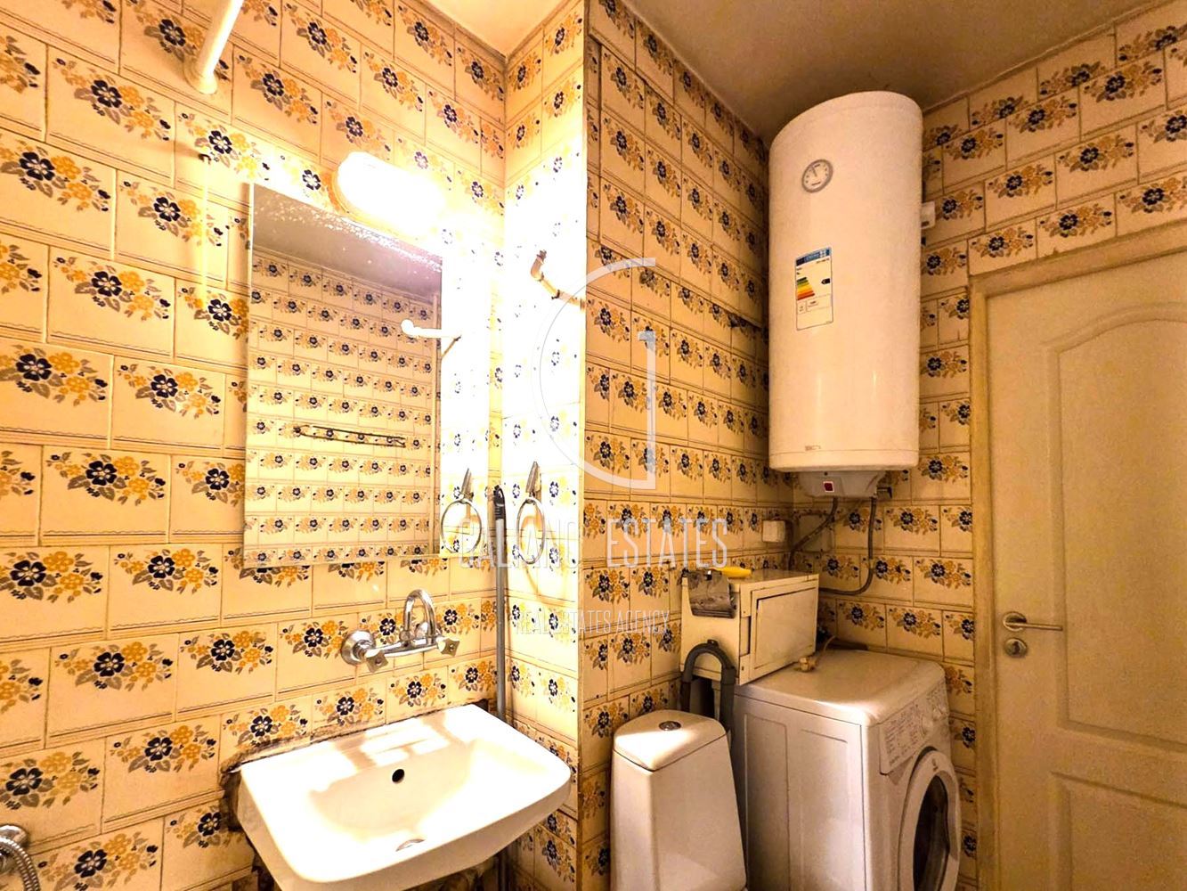 Уютен двустаен апартамент в жк. "Хаджи Димитър" - 0