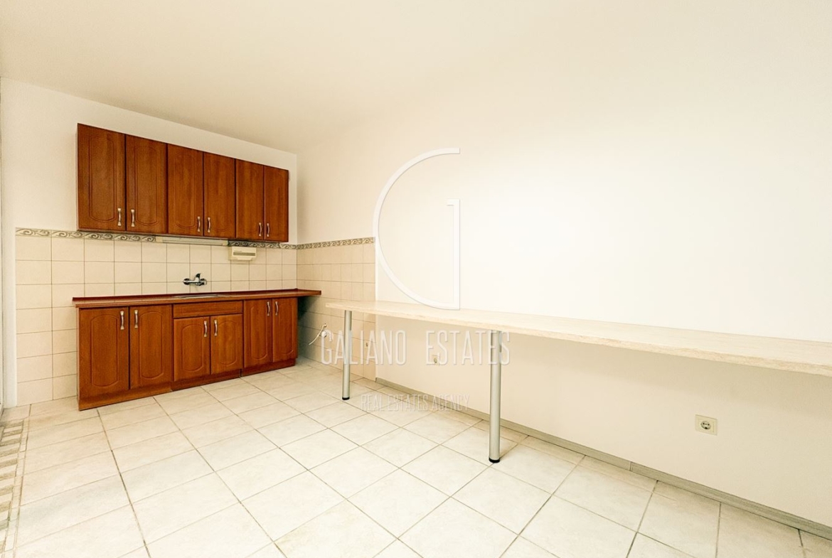 Просторен, светъл офис до метростанция Жулио Кюри - 0