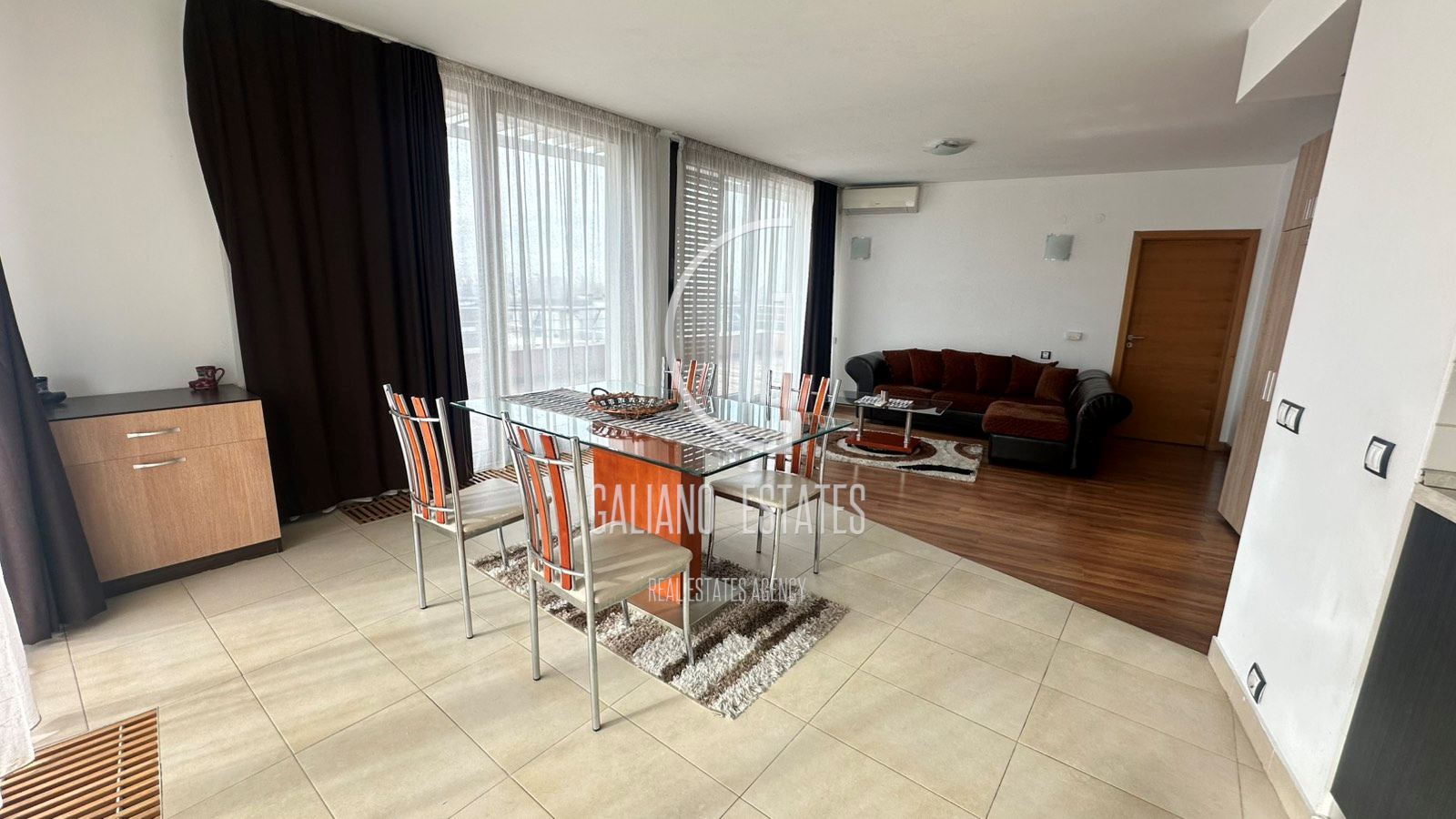 Двустаен апартамент в комплекс" Силвър Сити" - 0