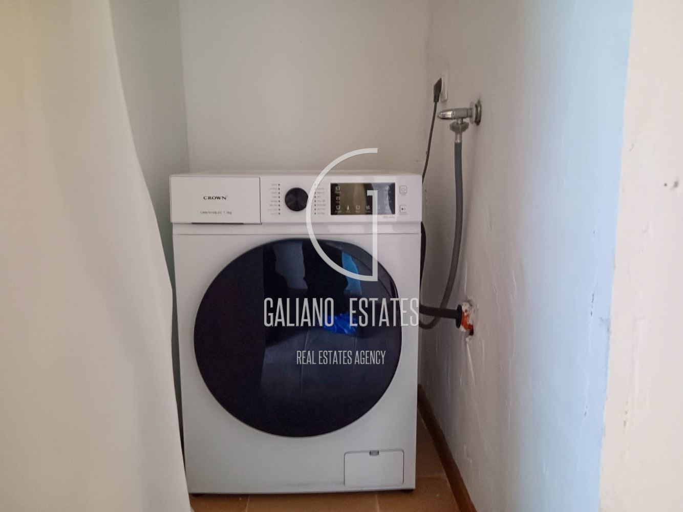 Четиристаен апартамент кв. Медицинска академия - 0