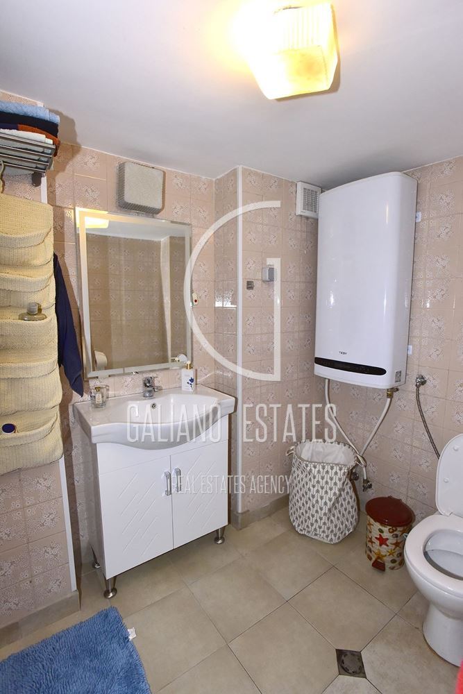Spacious three-room apartment in Center-0 Просторен тристаен апартамент в Център - 0