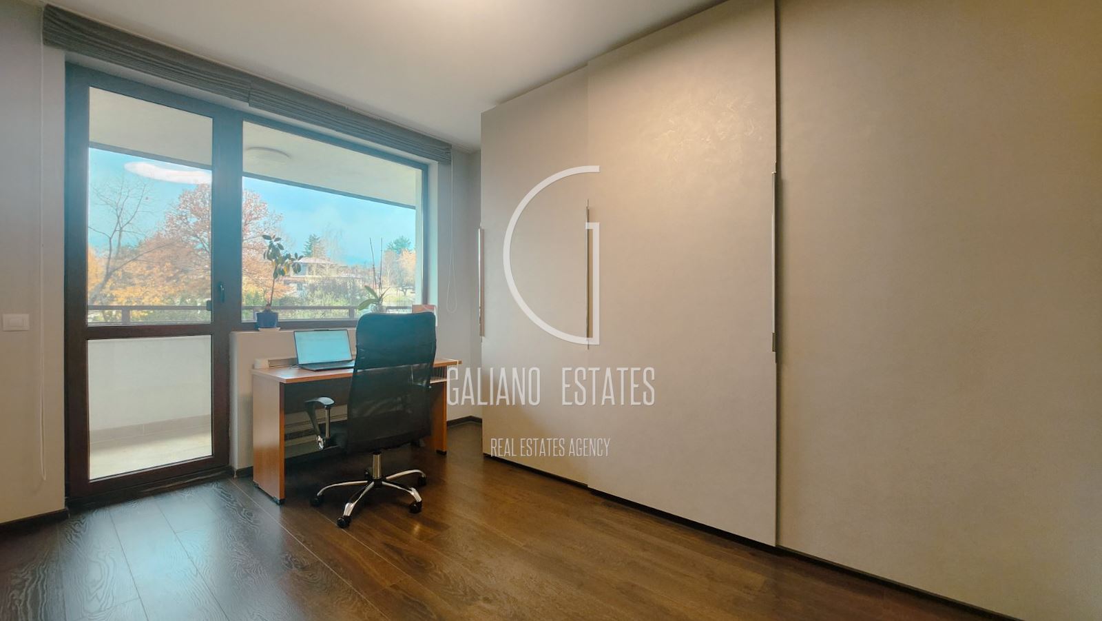 Четиристаен апартамент в затворен комплекс в местност Камбаните - 0