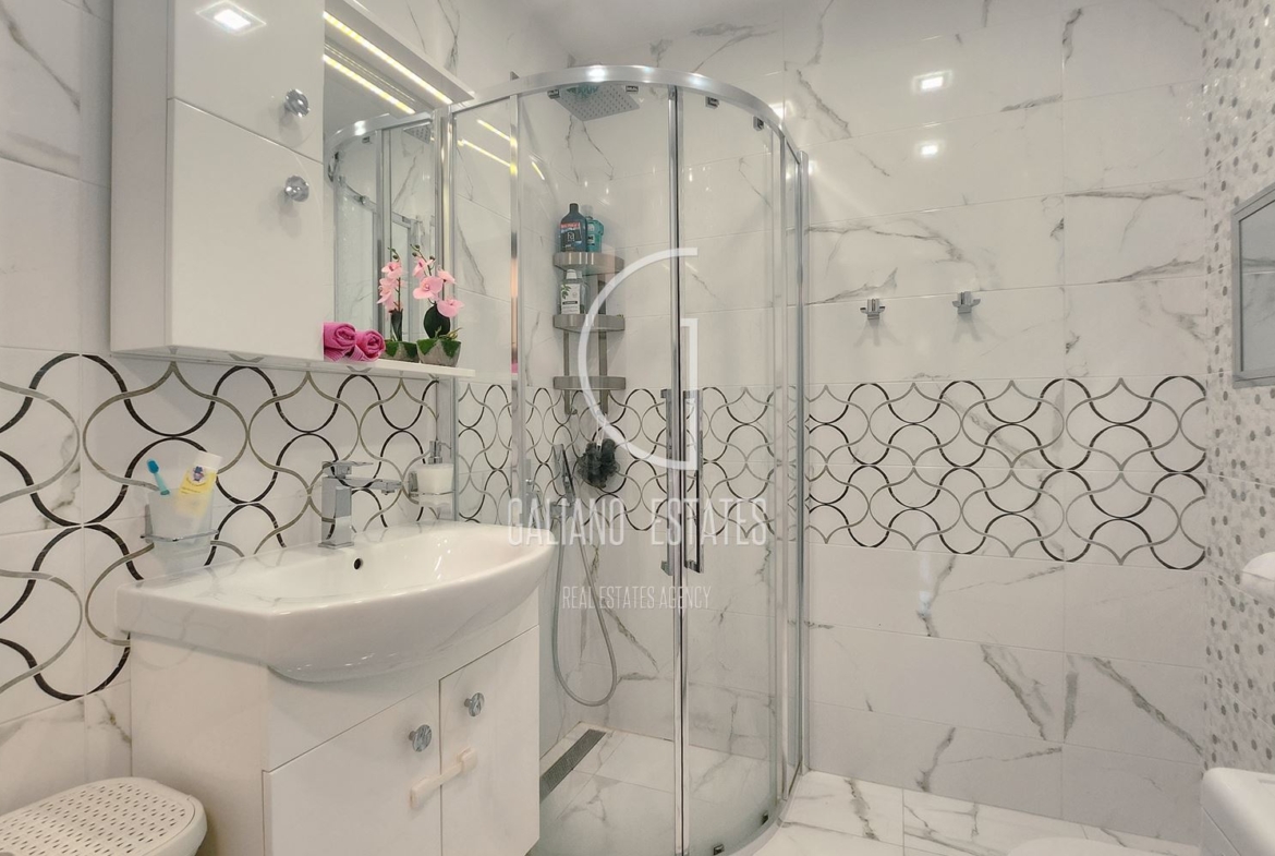 Четиристаен апартамент в затворен комплекс в местност Камбаните - 0