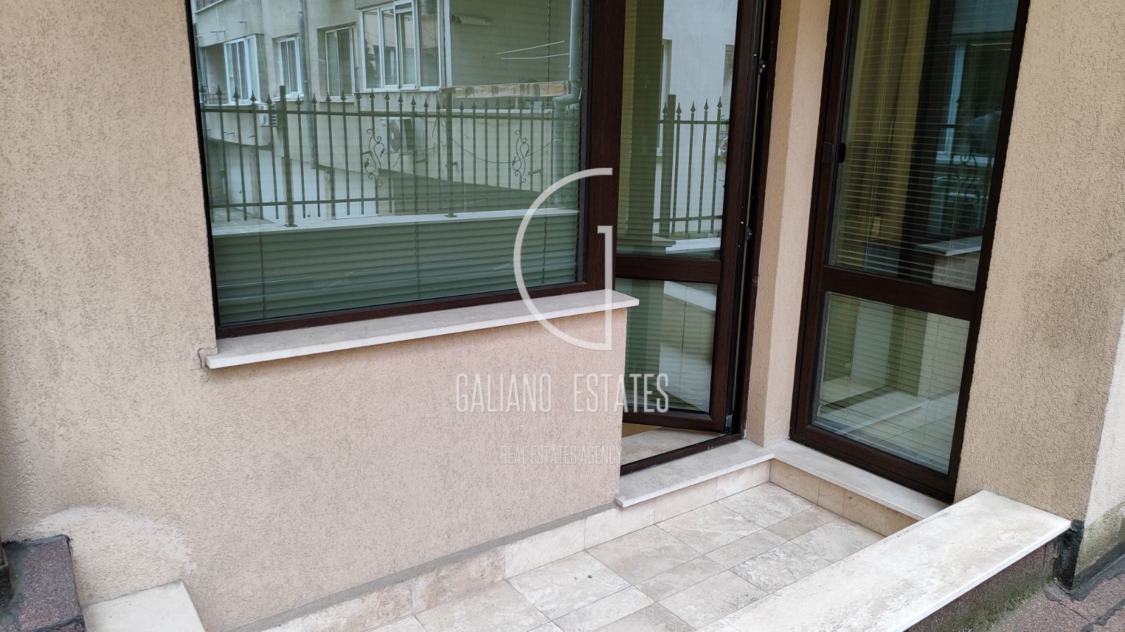 Апартамент с две спални до метростанция Джеймс Баучер - 0