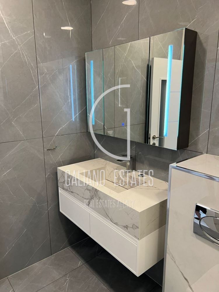 ДВустаен апартамент в кв. Кръстова вада - 0