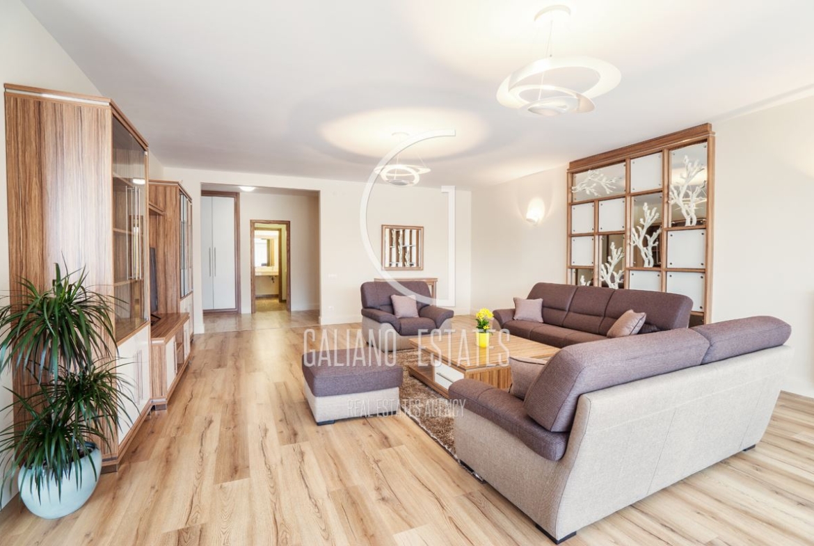 Просторен апартамент в комплекс Макси - 0