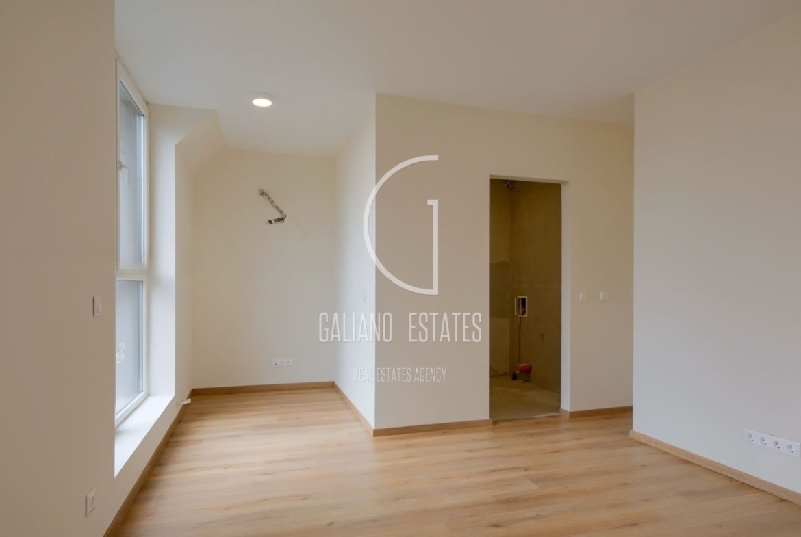 Слънчев тристаен апартамент в кв. Манастирски ливади - запад - 0