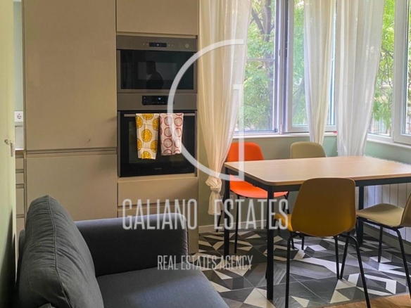 Ремонтиран и обзаведен тристаен апартамент на ул. „Оборище“ - 0