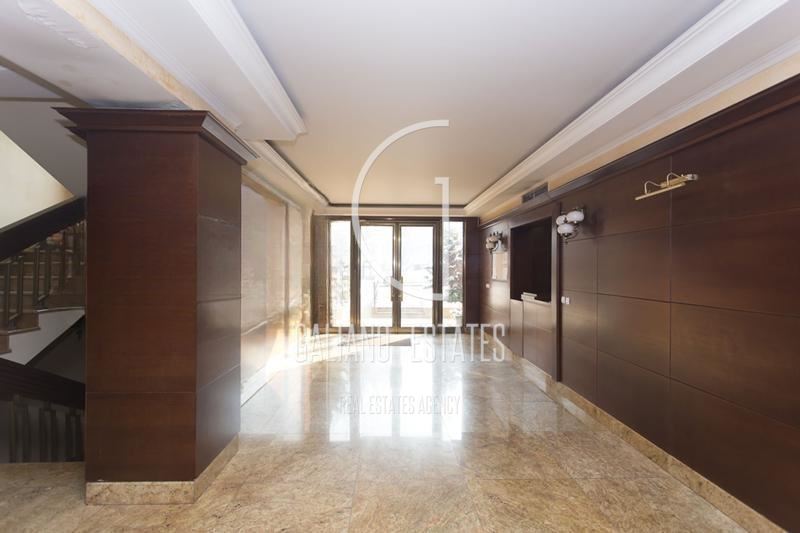 Просторен апартамент в кв.Изток - 0