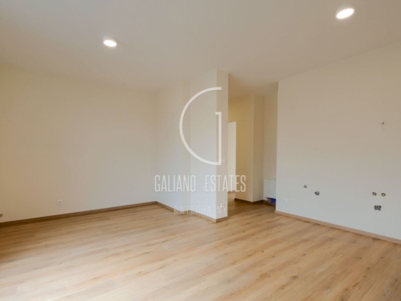 Слънчев тристаен апартамент в кв. Манастирски ливади - запад - 0