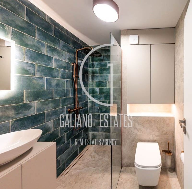 Елегантен двустаен апартамент в широк Център с двойно паркомясто - 0