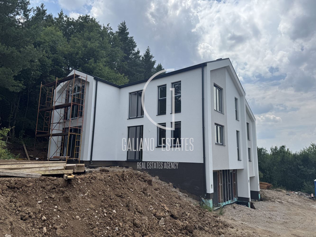 Модерна еднофамилна къща в с. Драгичево - 0