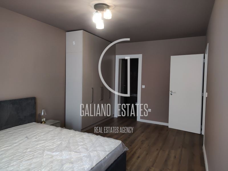 Четиристаен апартамент в кв. Кръстова вада - 0