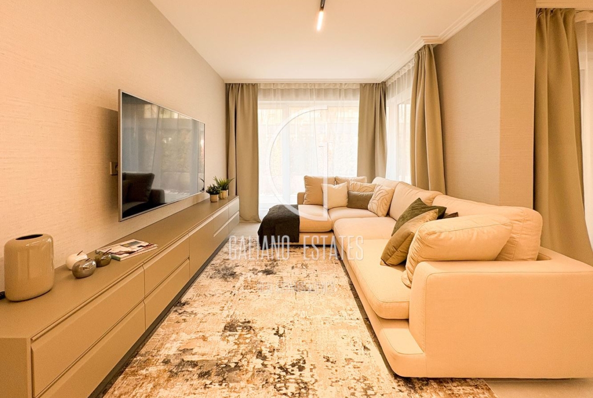 Стилен нов апартамент с двор в затворен комплекс - 0