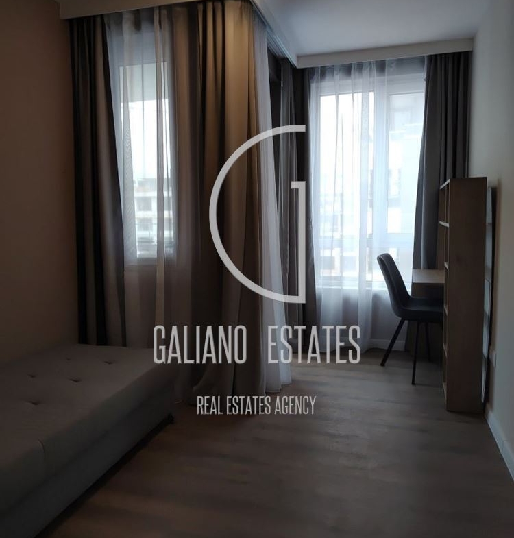 Четиристаен апартамент в кв. Кръстова вада - 0