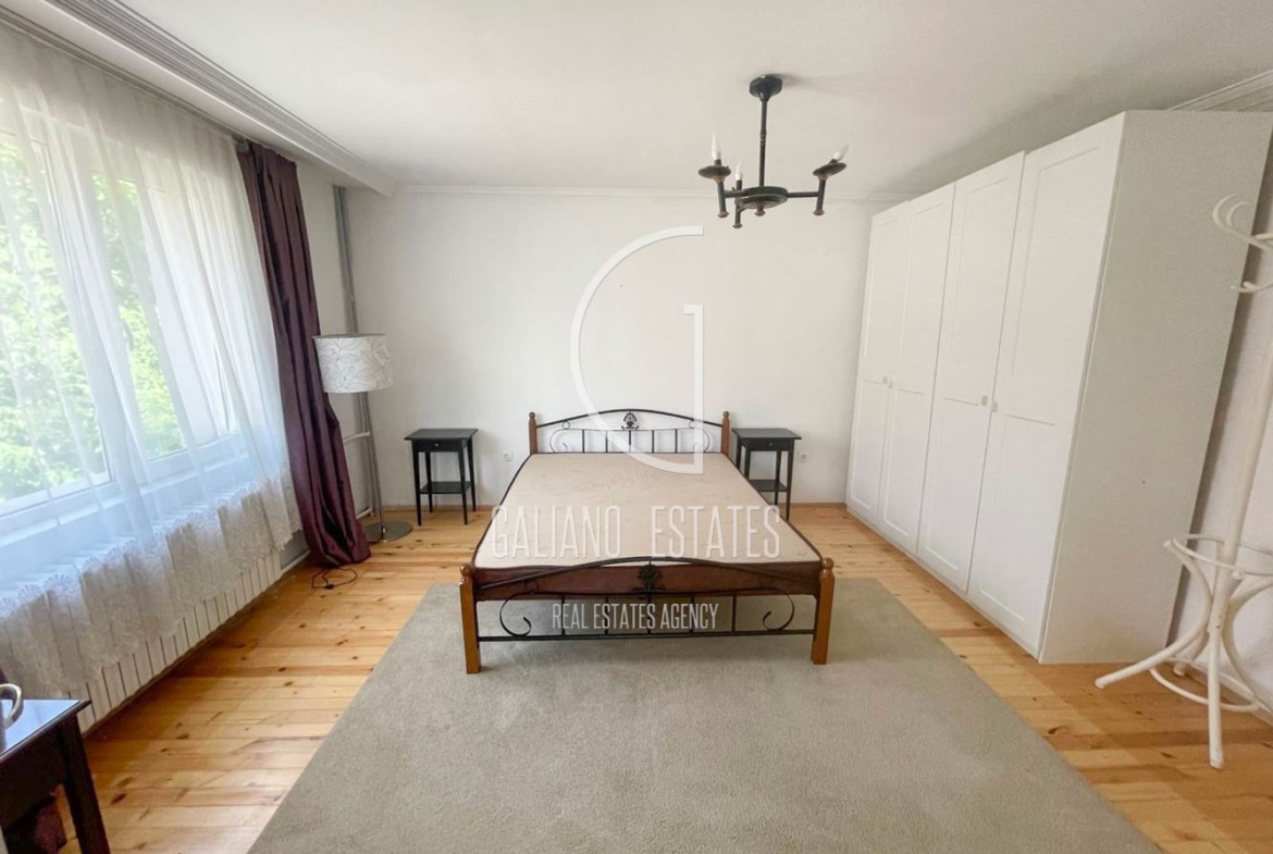 Просторен тристаен апартамент в кв. Драгалевци - 0