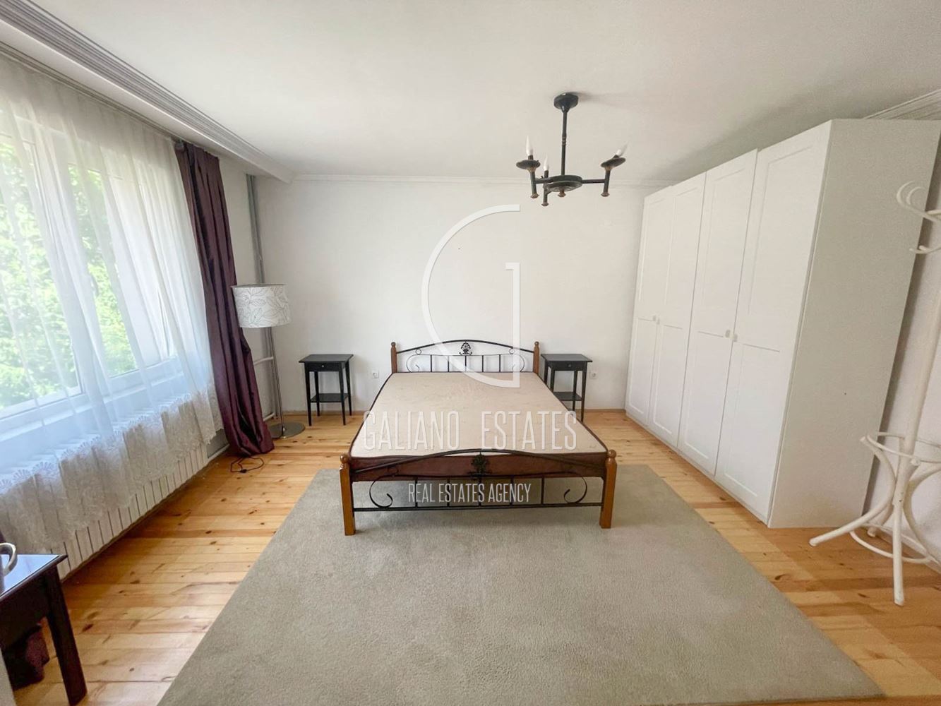 Просторен тристаен апартамент в кв. Драгалевци-0 Просторен тристаен апартамент в кв. Драгалевци - 0