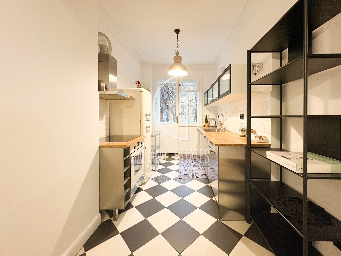 Луксозен апартамент на ул. Оборище - 0