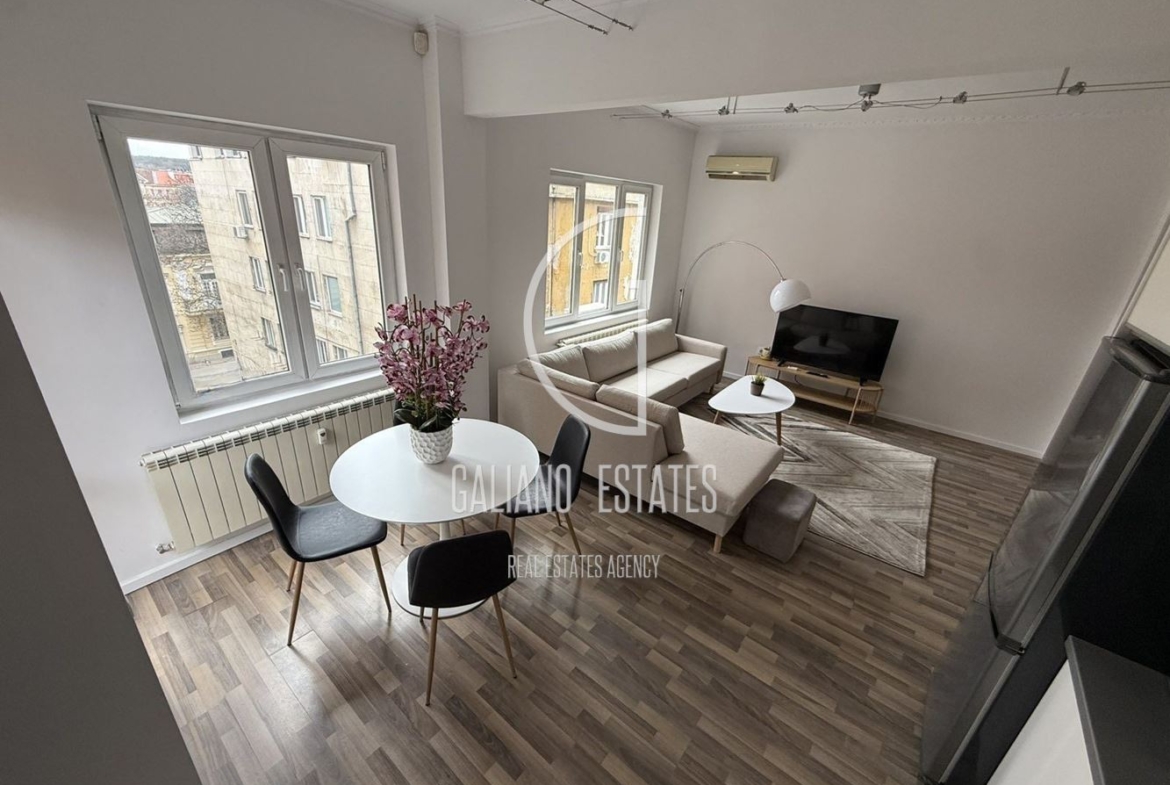 Елегантен двустаен апартамент, Докторски паметник - 0