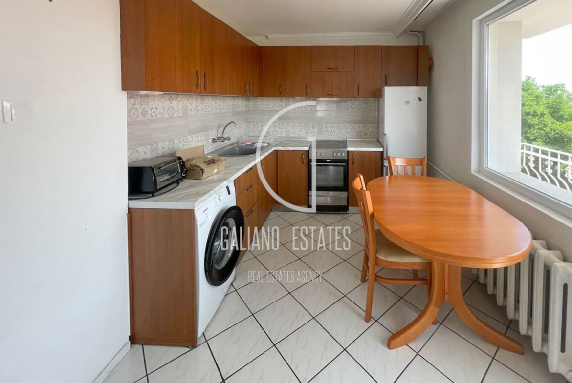 Просторен тристаен апартамент в кв. Драгалевци - 0