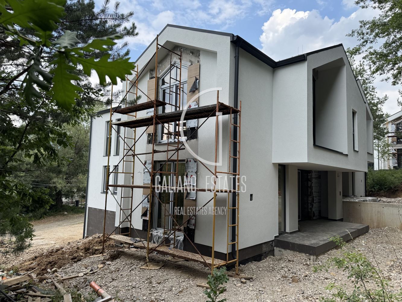 Модерна еднофамилна къща в с. Драгичево - 0