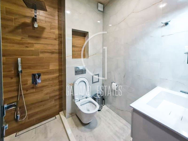 Луксозен тристаен апартамент в кв. Кръстова вада - 0