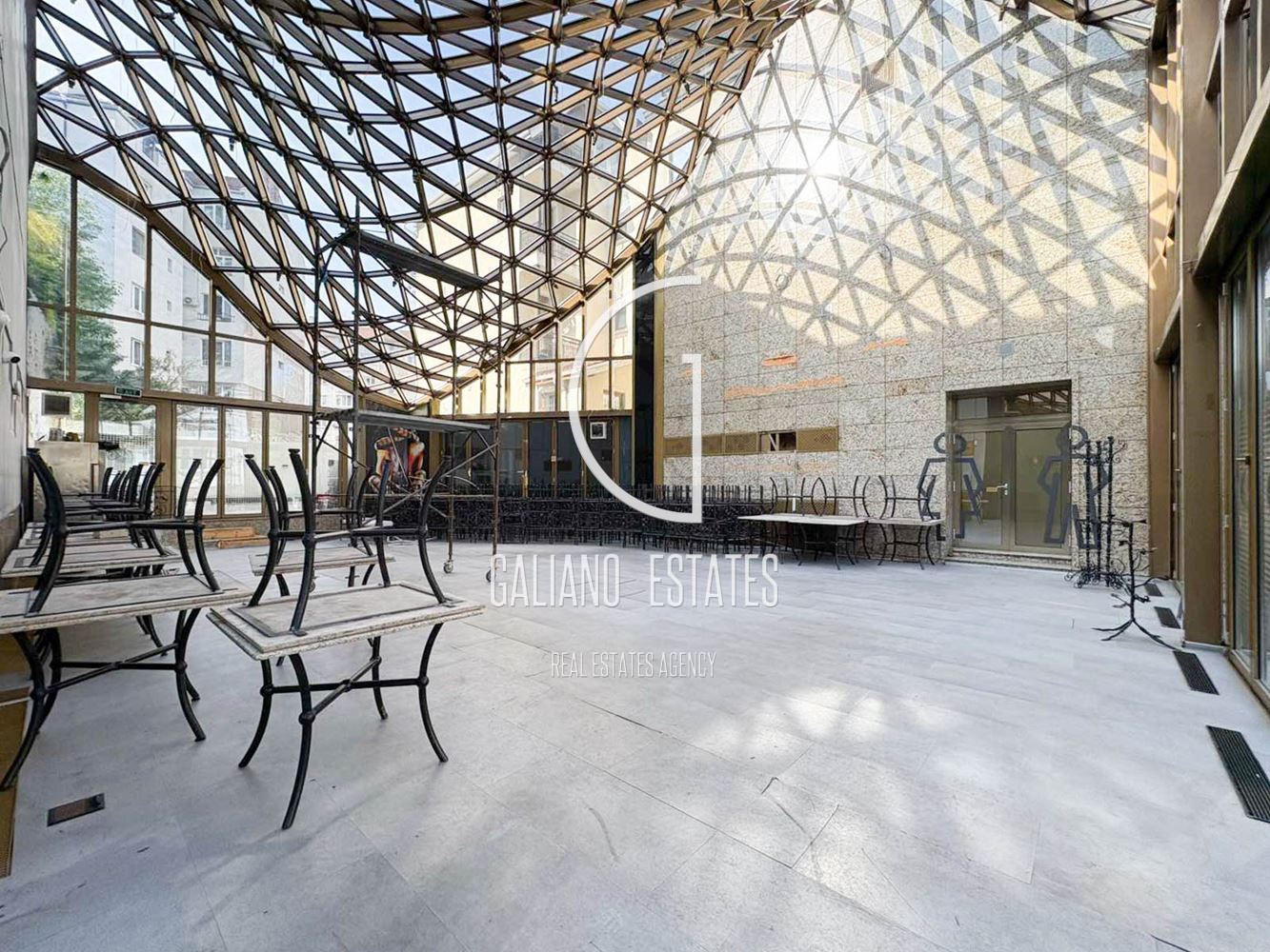 Самостоятелен имот, подходящ за заведение и шоурум-0 Самостоятелен имот, подходящ за заведение и шоурум - 0