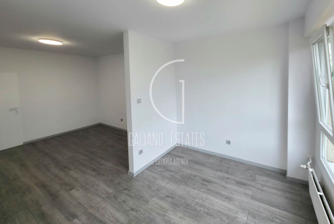 Двустаен апартамент в жк. Младост 3 - 0