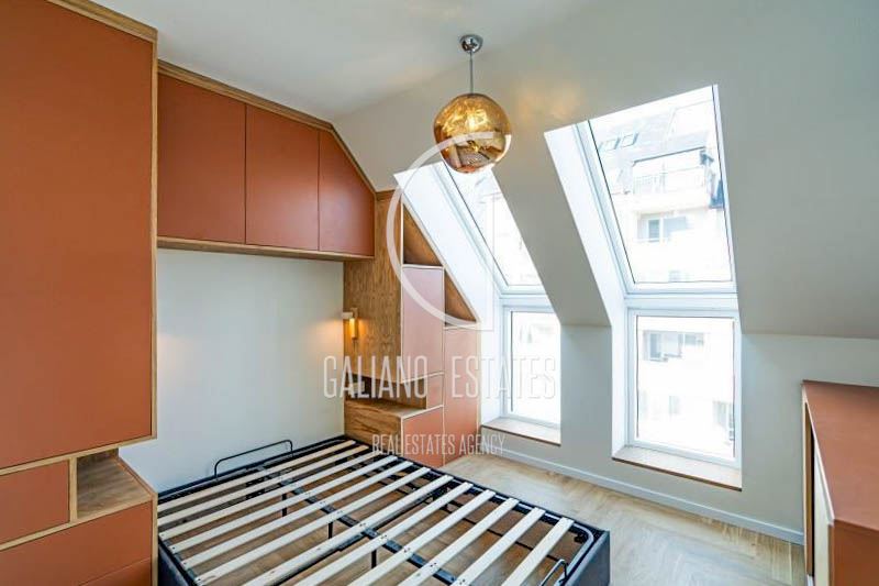 Елегантен двустаен апартамент в широк Център с двойно паркомясто - 0