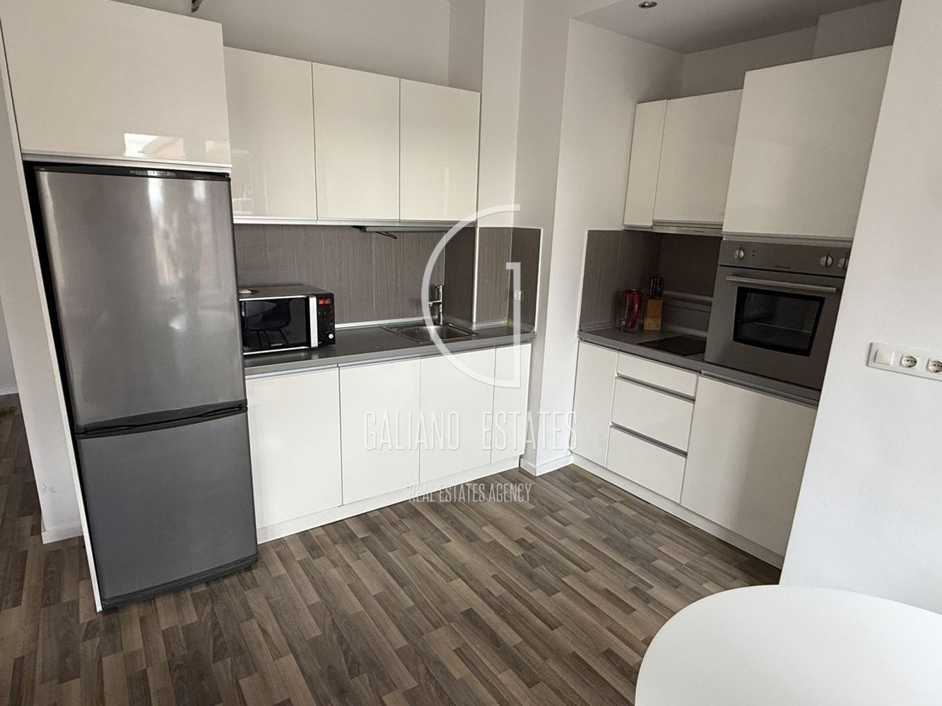 Елегантен двустаен апартамент, Докторски паметник-0 Елегантен двустаен апартамент, Докторски паметник - 0