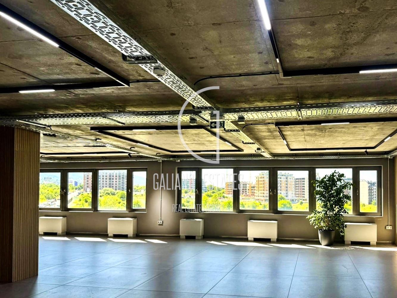 Просторен офис в ж.к. Младост 4 - 0