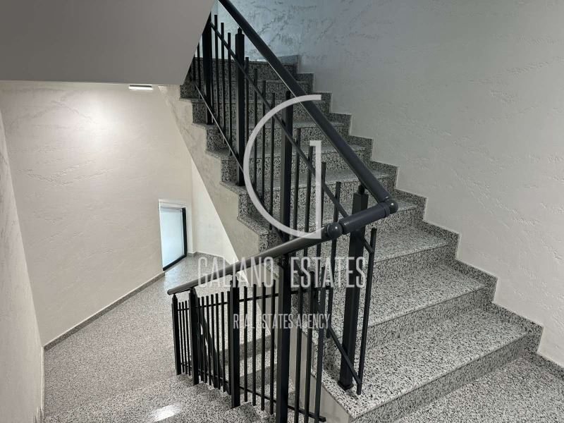 Просторен тристаен апартамент в кв. Дървеница - 0