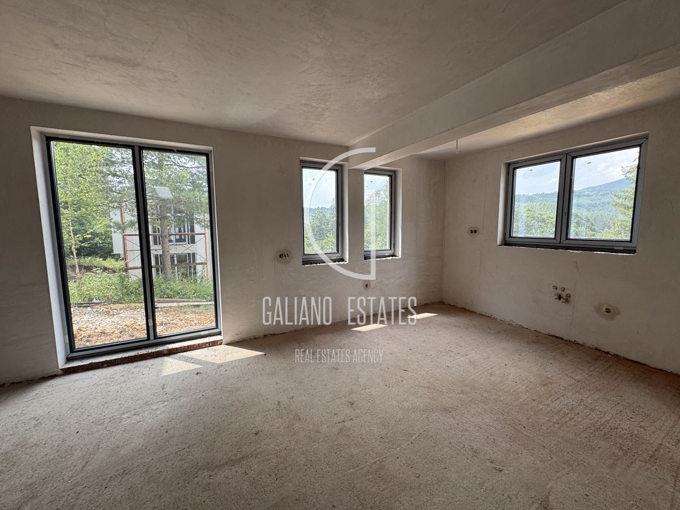 Модерна еднофамилна къща в с. Драгичево - 0