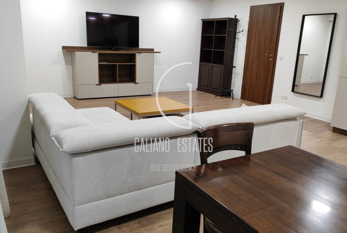 Апартамент с две спални до метростанция Джеймс Баучер - 0