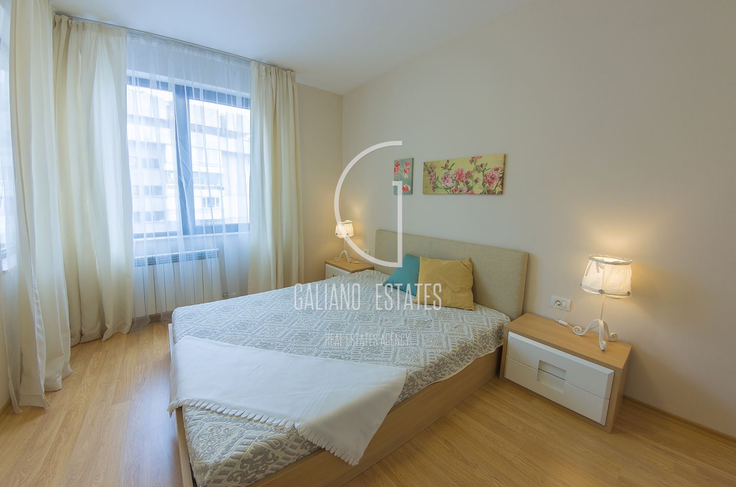 Апартамент с три спални в представителна сграда-0 Апартамент с три спални в представителна сграда - 0