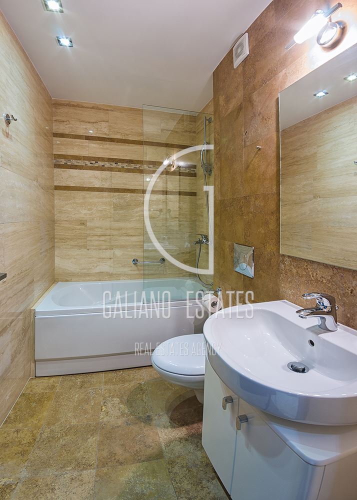 Апартамент с три спални в представителна сграда-0 Апартамент с три спални в представителна сграда - 0