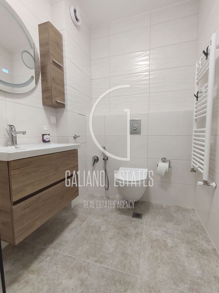 Стилен двустаен апартамент в кв. Кръстова вада - 0