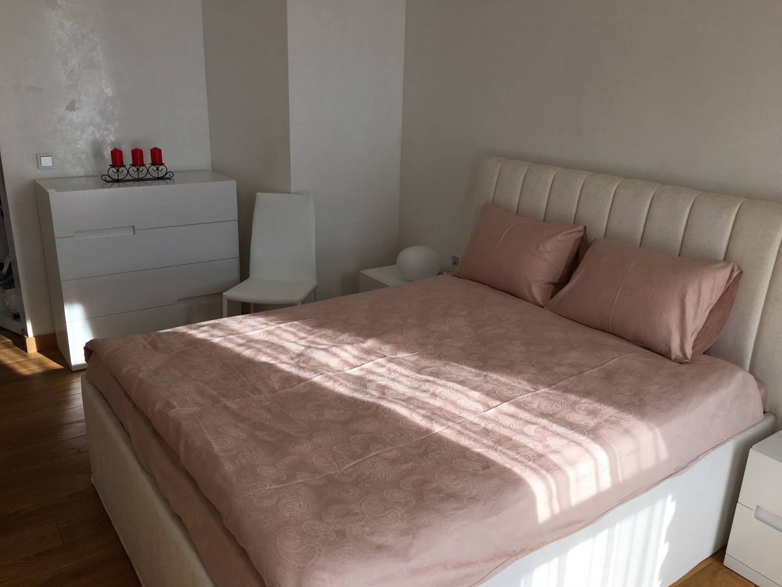 Апартамент с една спалня в представителна сграда - 0