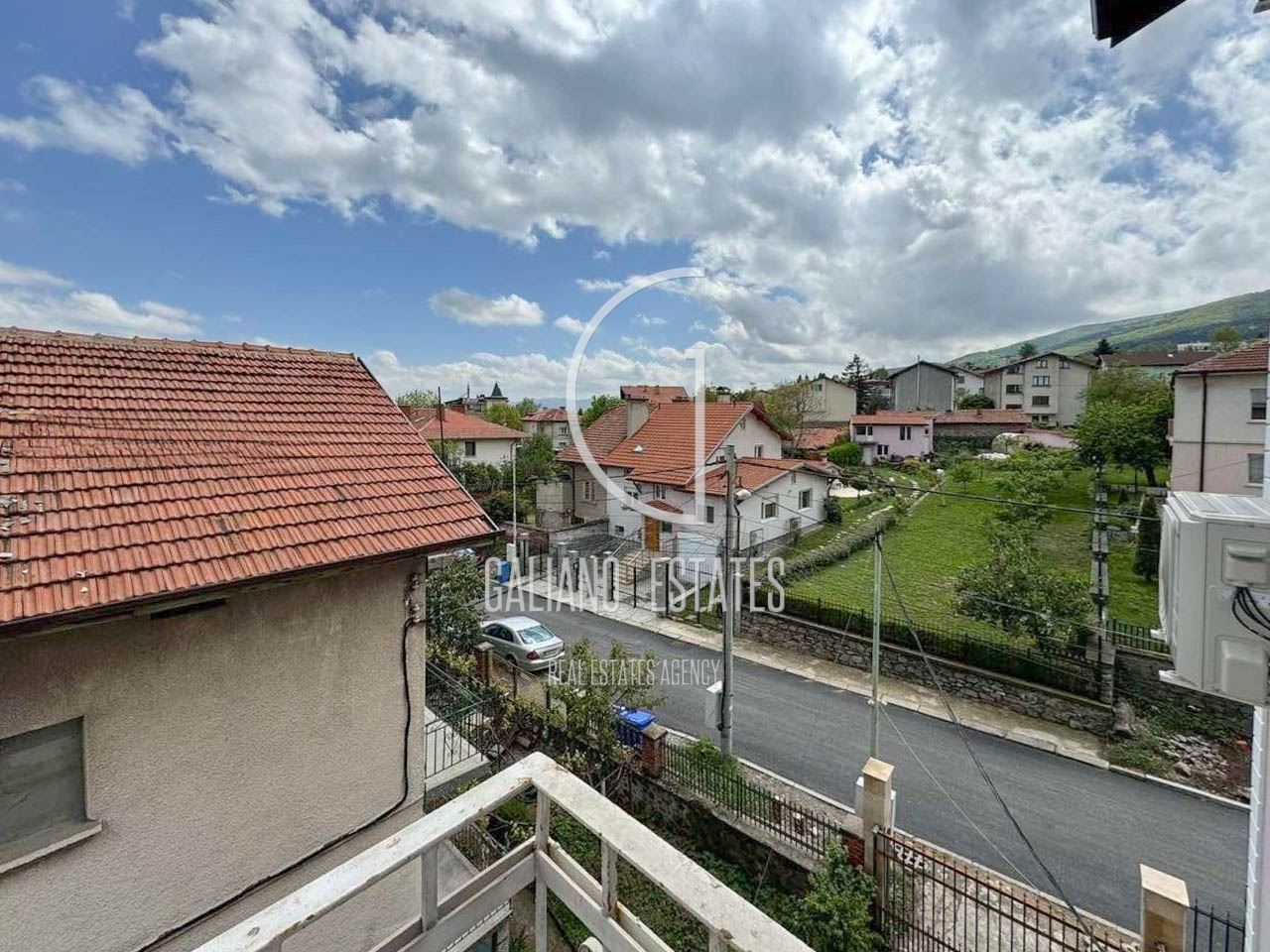 Просторен тристаен апартамент в кв. Драгалевци-0 Просторен тристаен апартамент в кв. Драгалевци - 0