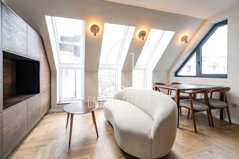 Елегантен двустаен апартамент в широк Център с двойно паркомясто - 0