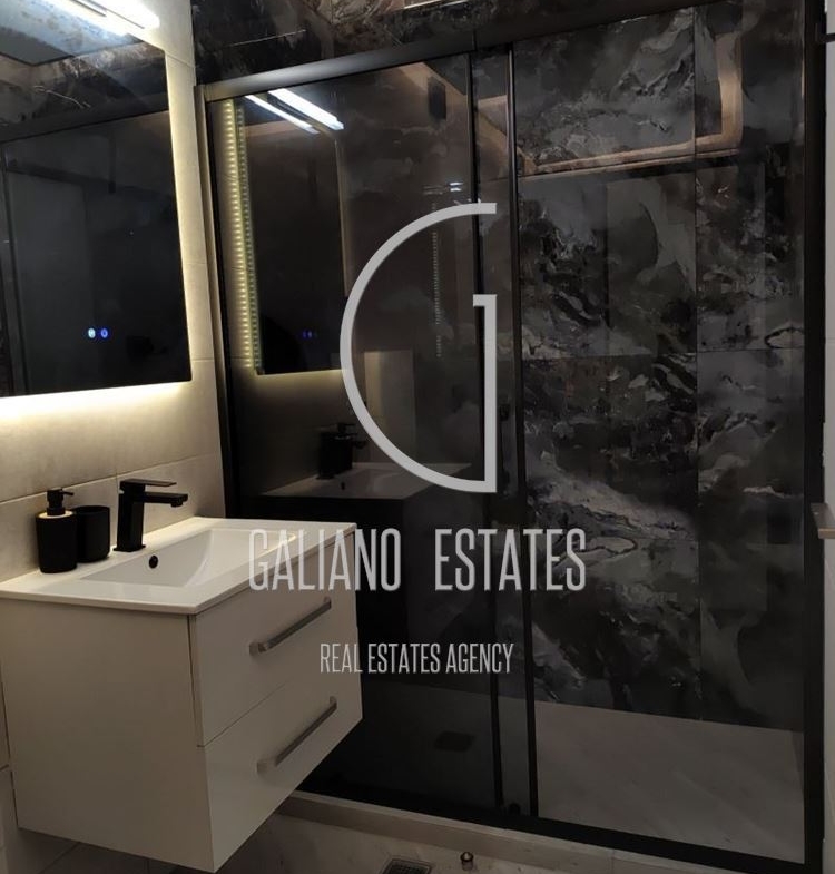 Четиристаен апартамент в кв. Кръстова вада - 0