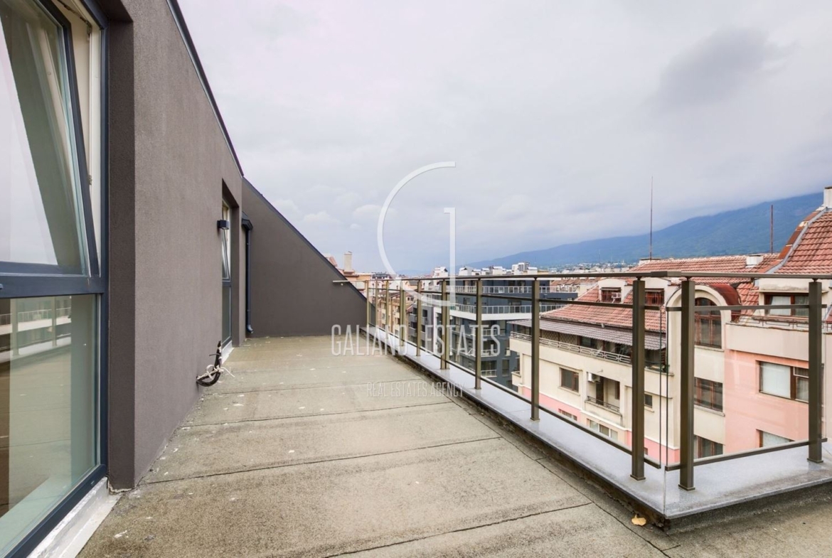 Слънчев тристаен апартамент в кв. Манастирски ливади - запад - 0