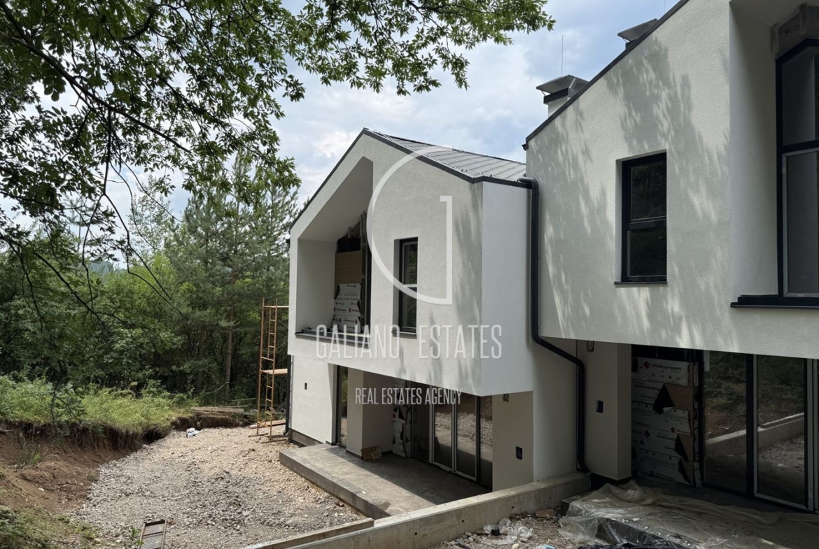 Модерна еднофамилна къща в с. Драгичево - 0