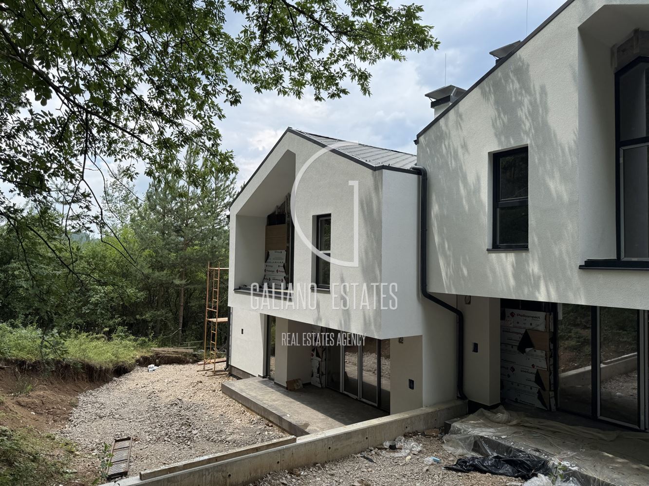 Модерна еднофамилна къща в с. Драгичево - 0