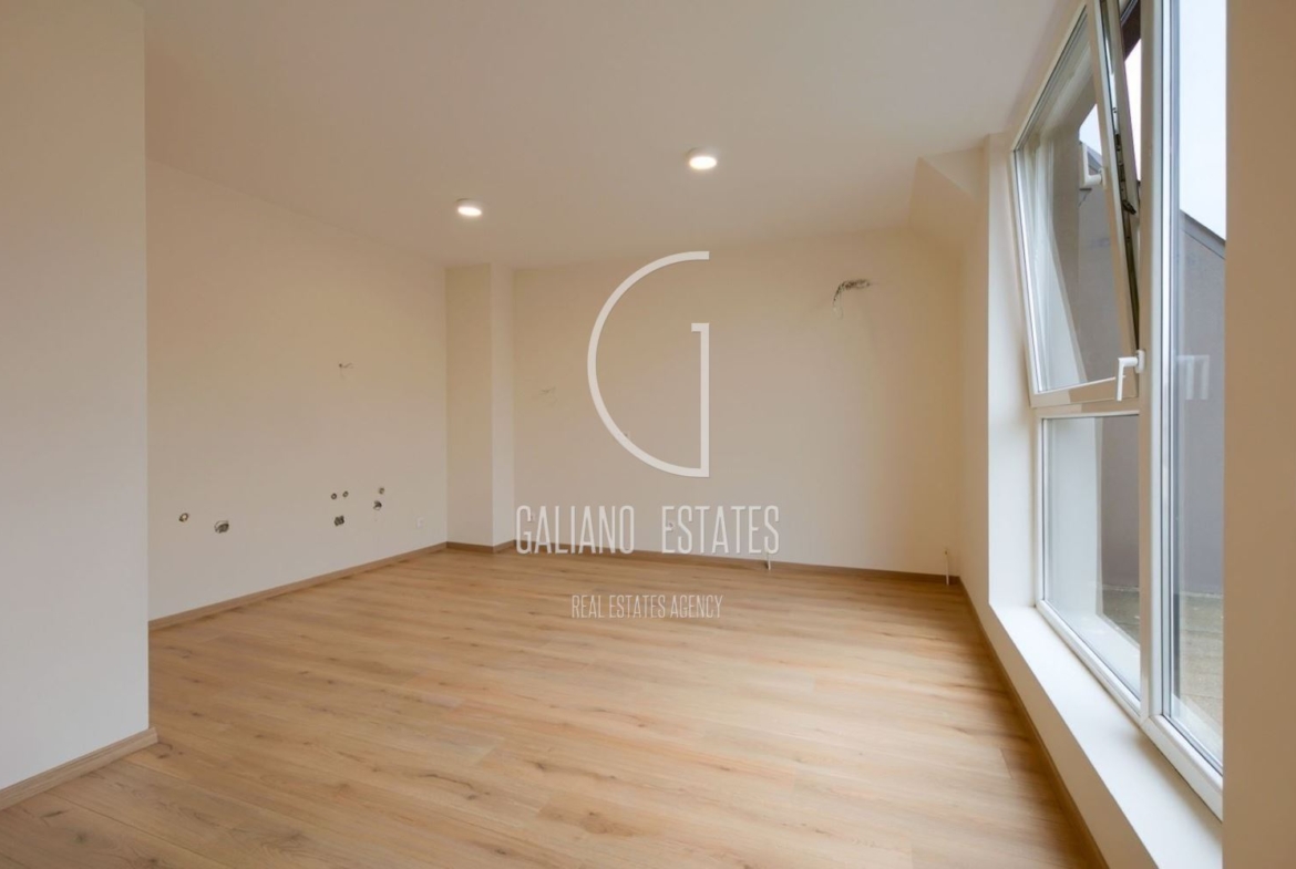 Слънчев тристаен апартамент в кв. Манастирски ливади - запад - 0