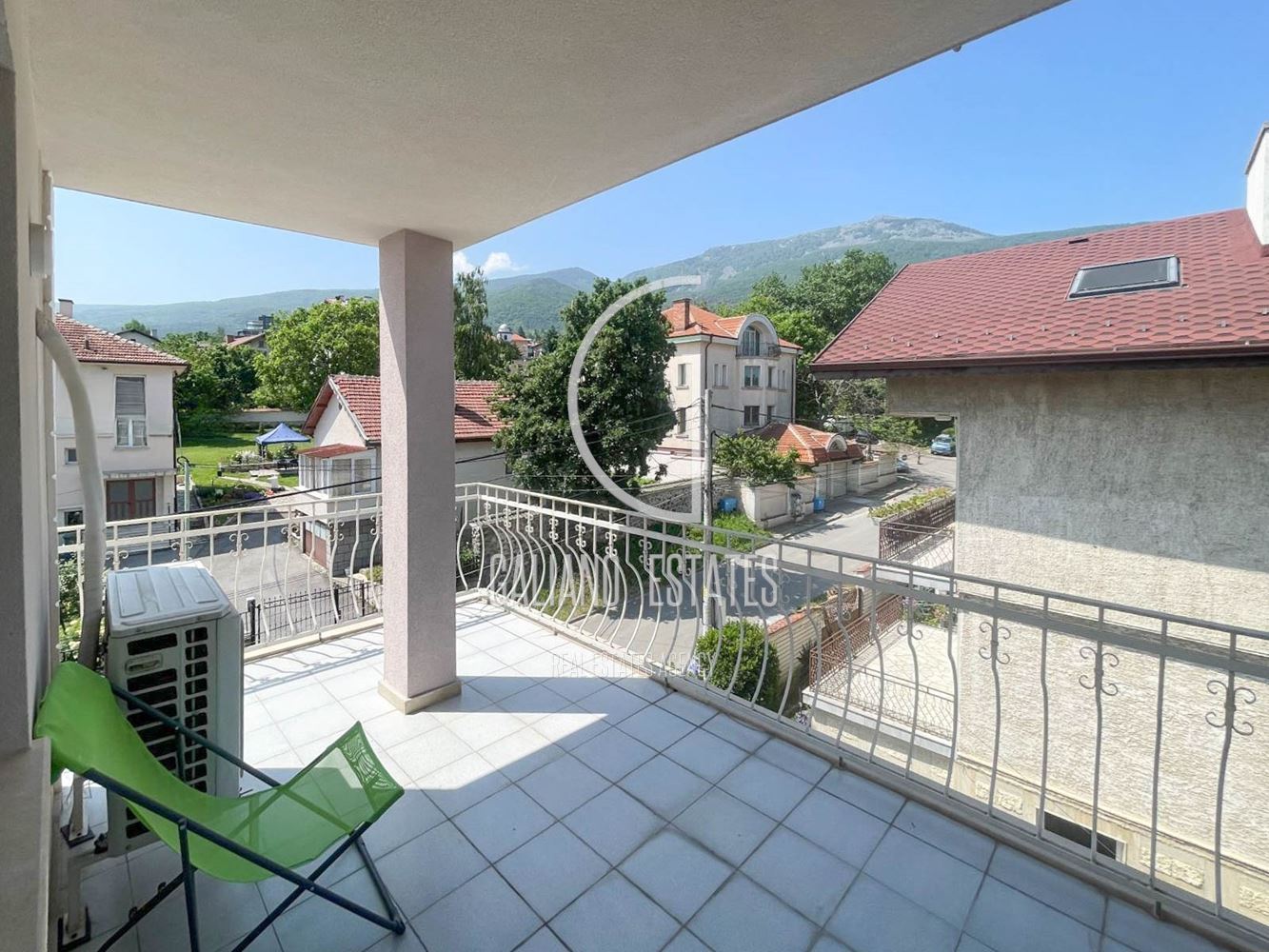 Просторен тристаен апартамент в кв. Драгалевци-0 Просторен тристаен апартамент в кв. Драгалевци - 0