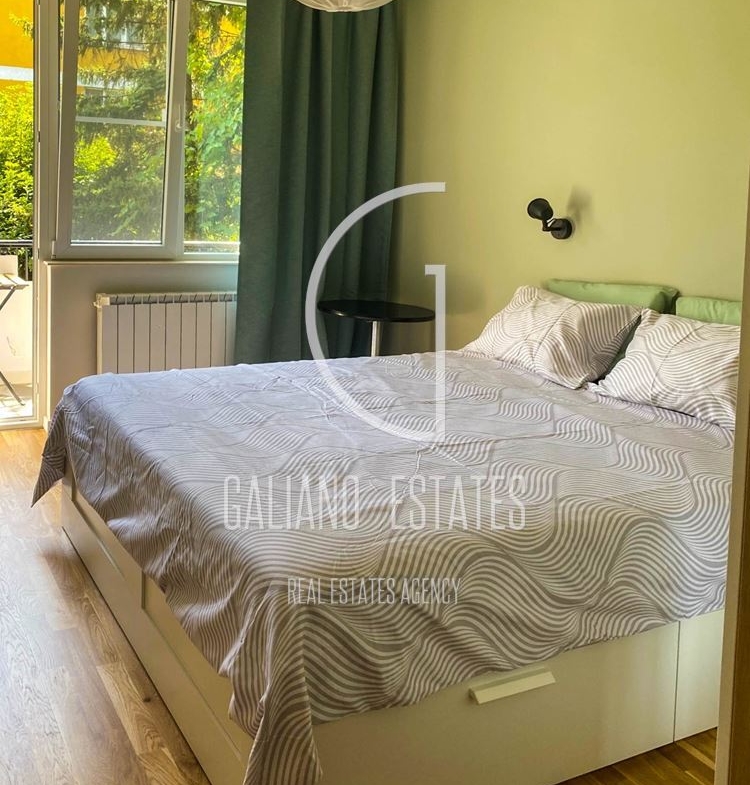 Ремонтиран и обзаведен тристаен апартамент на ул. „Оборище“ - 0